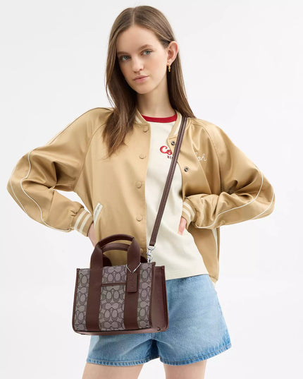 Smith Tote Bag 24 In Signature Jacquard