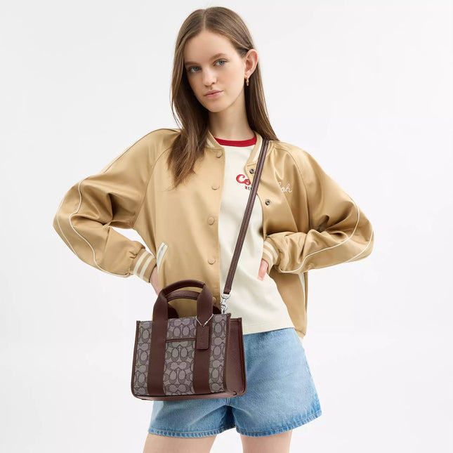 Smith Tote Bag 24 In Signature Jacquard