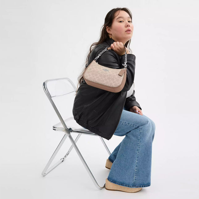 Teri Shoulder Bag In Signature Canvas